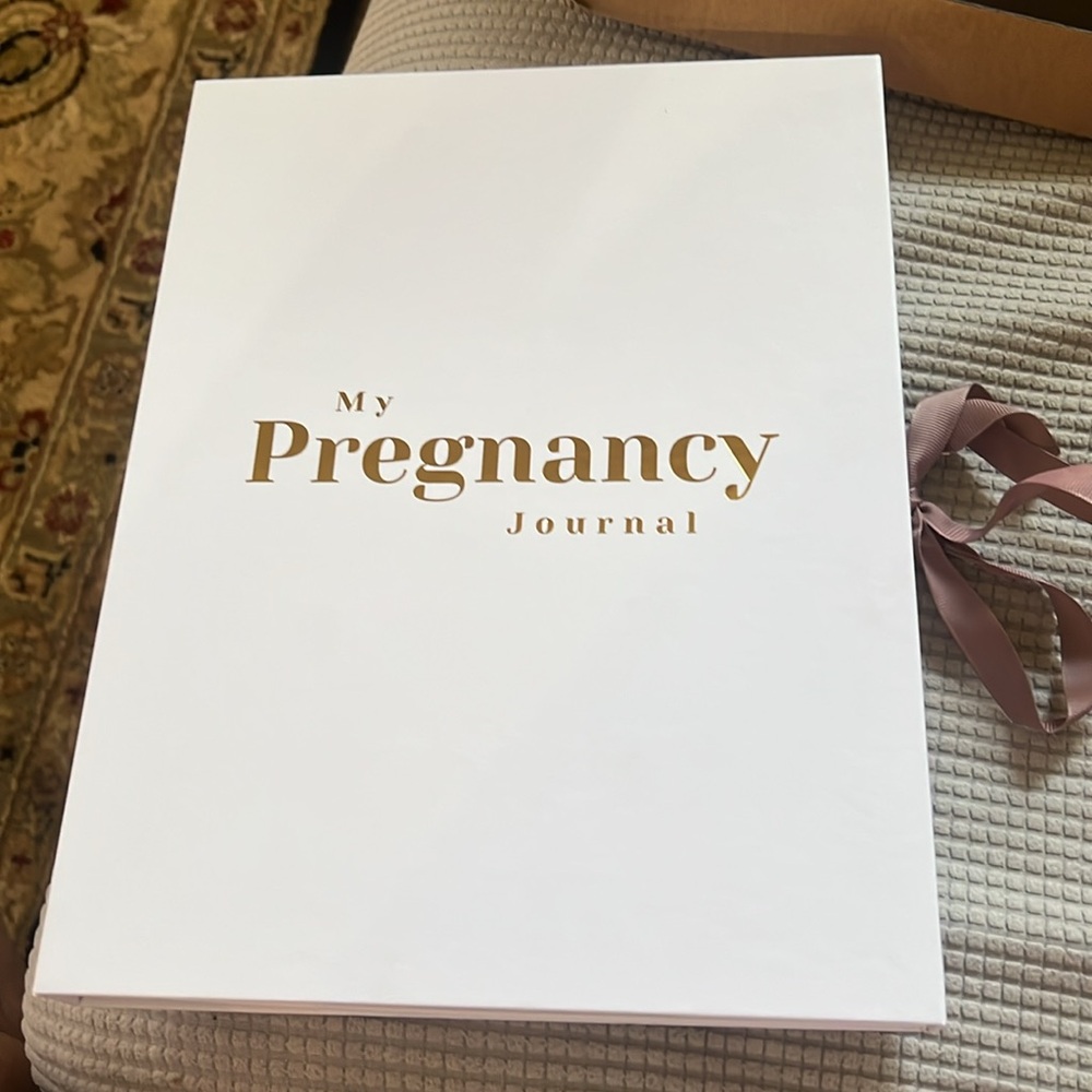 NWB. Gold Lettered Pregnancy Journal - Picture 6 of 8
